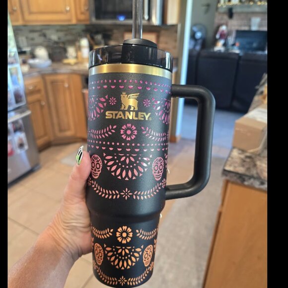 Stanley Dia de los muertos midnight catrina 30 Oz new - Picture 1 of 1